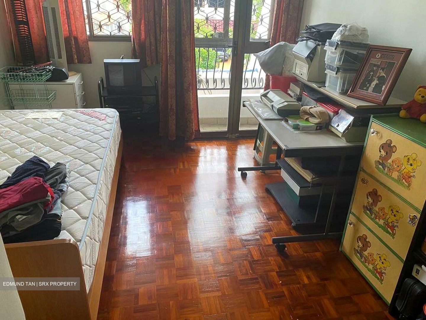 Sunrise Avenue (D28), Terrace #481981301